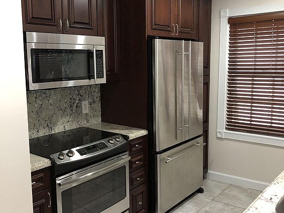 2nd image of 1008 Olivia St