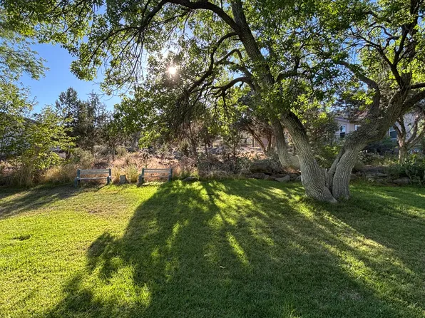 565 Cottonwood Dr, Veyo, UT 84782
