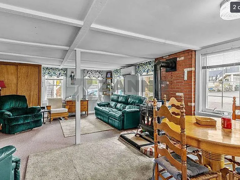 100 King Philip Ave — Photo 3
