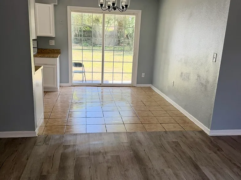 2337 Florence Rd — Photo 2