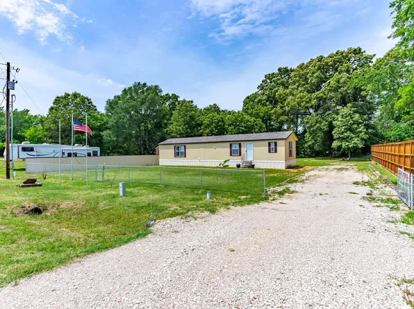 741 Waterfront Row, Quitman, TX 75783