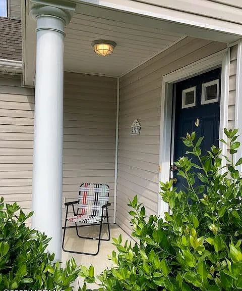 4225 Elizabeth Ave — Photo 1