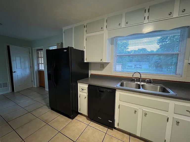 20717 SW Beach Blvd — Photo 17