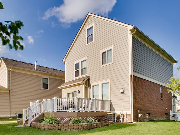 3rd image of 59014 Williams Ln