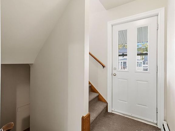 3rd image of 106 York St