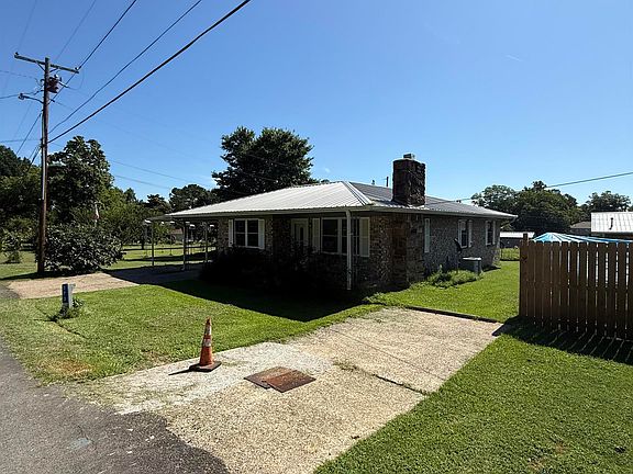 2nd image of 273 Poplar St