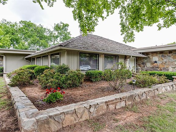 3rd image of 2933 Browne Stone Rd