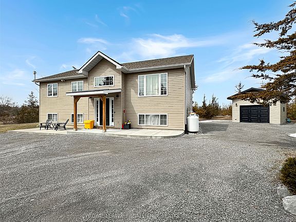2nd image of 2073 Shannon Rd