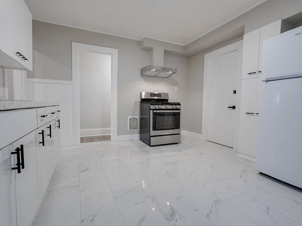 1st image of 14 Kenyon Ct #1