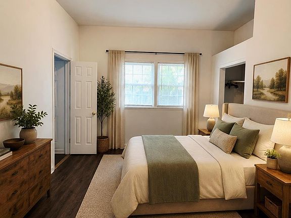 4th image of 401 Clarendon St