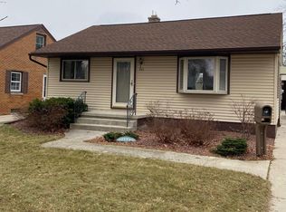 545 S 32nd St, Manitowoc, WI 54220