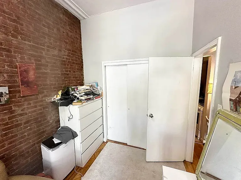 122 W 81st St #5 — Photo 3