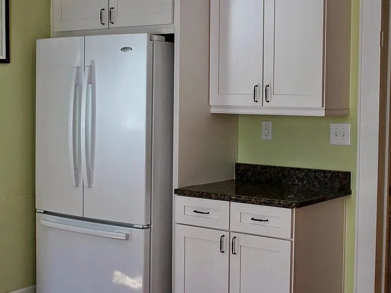 915 W Markham Ave — Photo 5