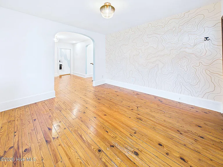 418 S 8th St — Photo 16