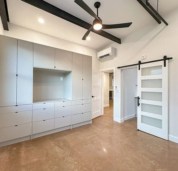 630 Montana St #301 — Photo 9