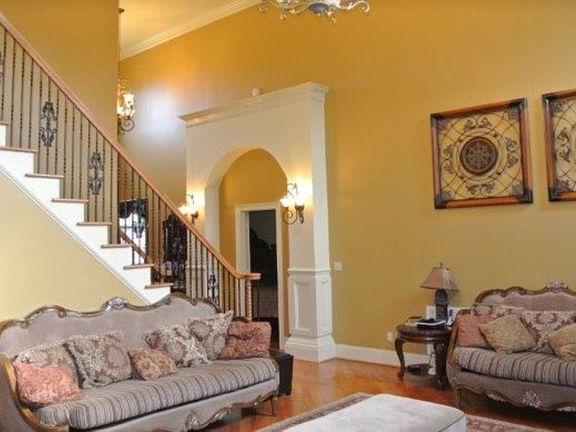 5th image of 1437 Sweetbriar Ln