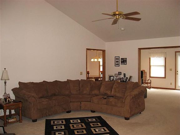 4th image of 1212 Deerfield Cir Unit 2