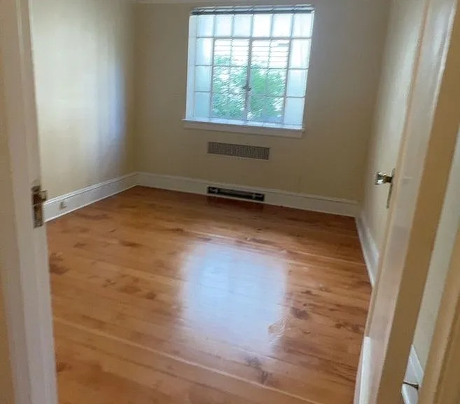 Flanders Apartments — Photo 25