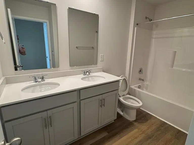 764 14th Avenue Ct NE — Photo 5