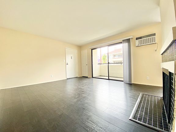 2nd image of 3502 Jasmine Ave APT 202