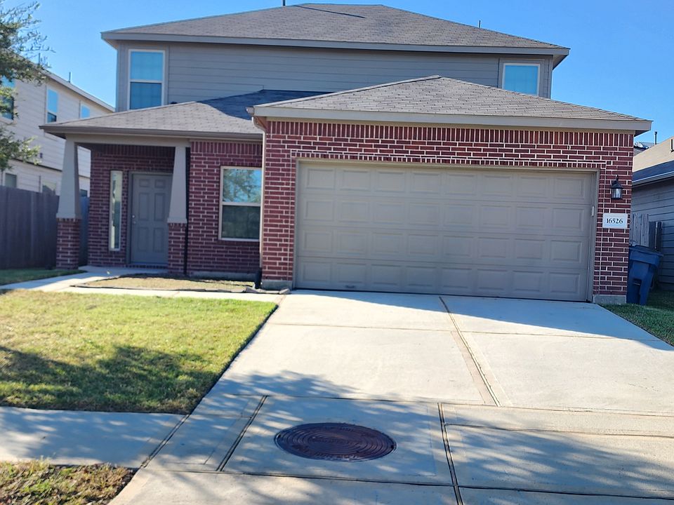 1st image of 16526 Twinwalker Dr