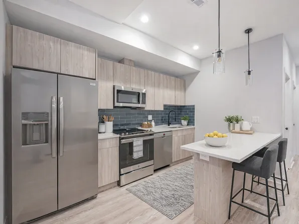 1825 N 17th St Unit 3, Philadelphia, PA 19121