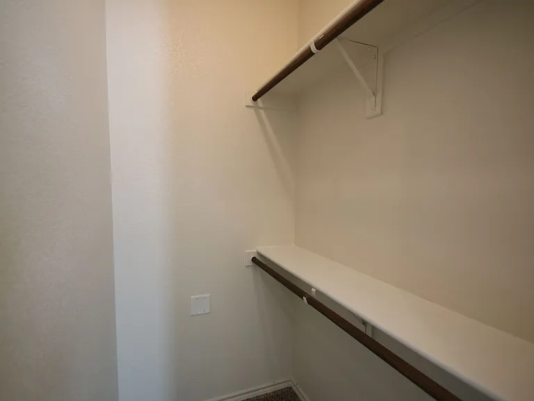 3217-3219 Karen St — Photo 14