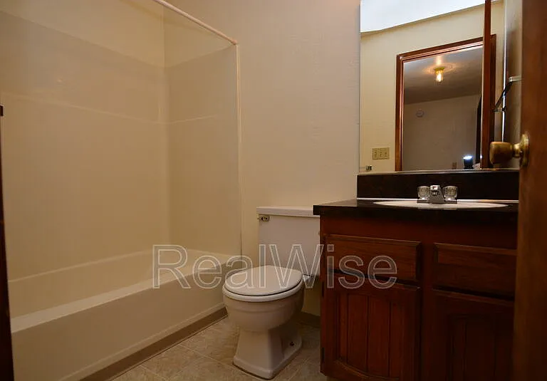 112 Sunset St #B — Photo 6