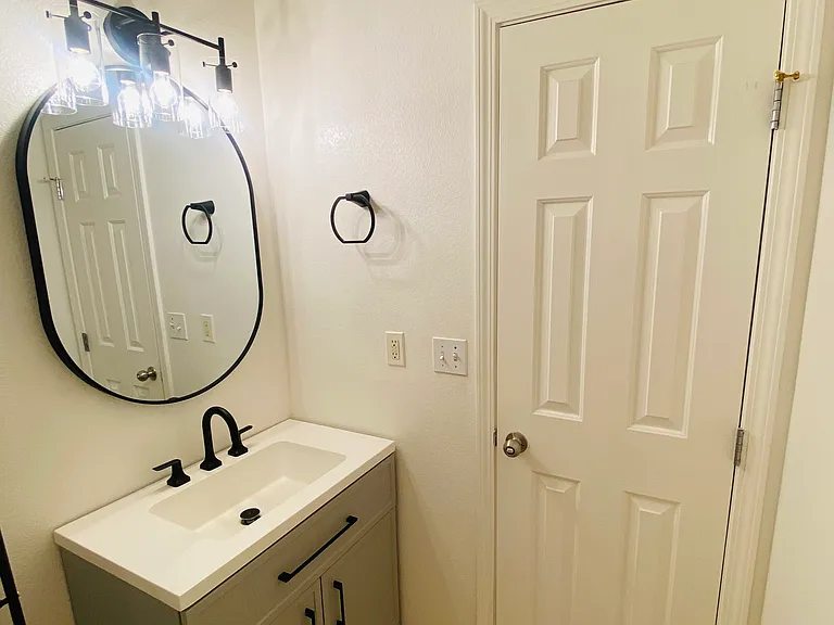 5619 Moccasin Point St — Photo 3