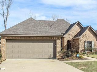 638 Greenfield Ridge Dr E, Brandon, MS 39042