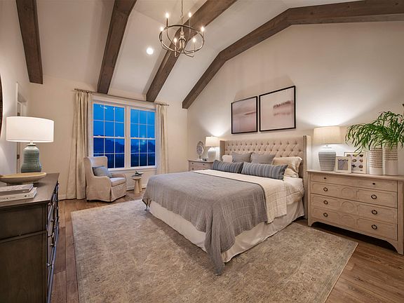 The Jefferson Model Primary Suite