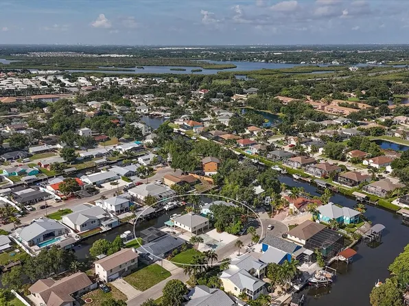 4212 3rd Ave NE, Bradenton, FL 34208