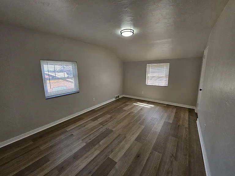 1816 Kiralfy Ave — Photo 9