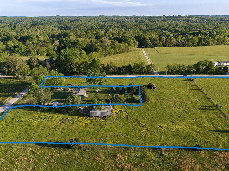 2nd image of 28199 Farm Road 1090