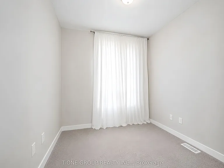 55 Sutton Ave — Photo 37