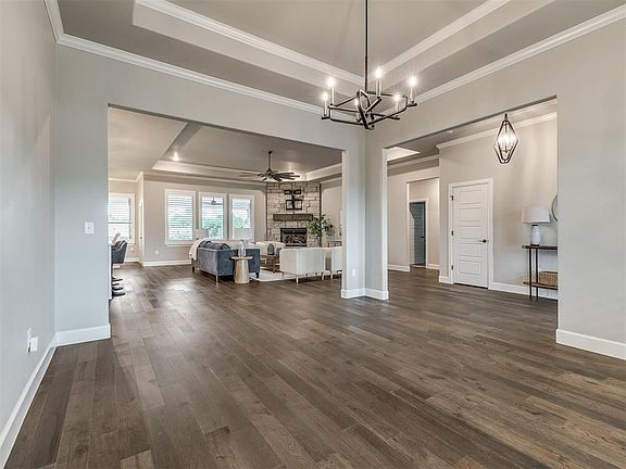 5th image of 10220 Oakwood Dr