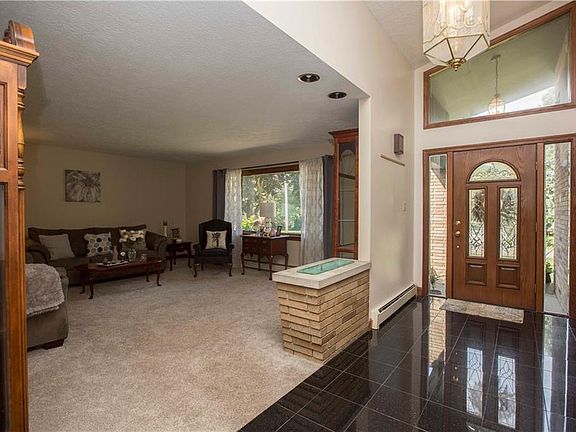 3rd image of 4601 La Burnum Dr