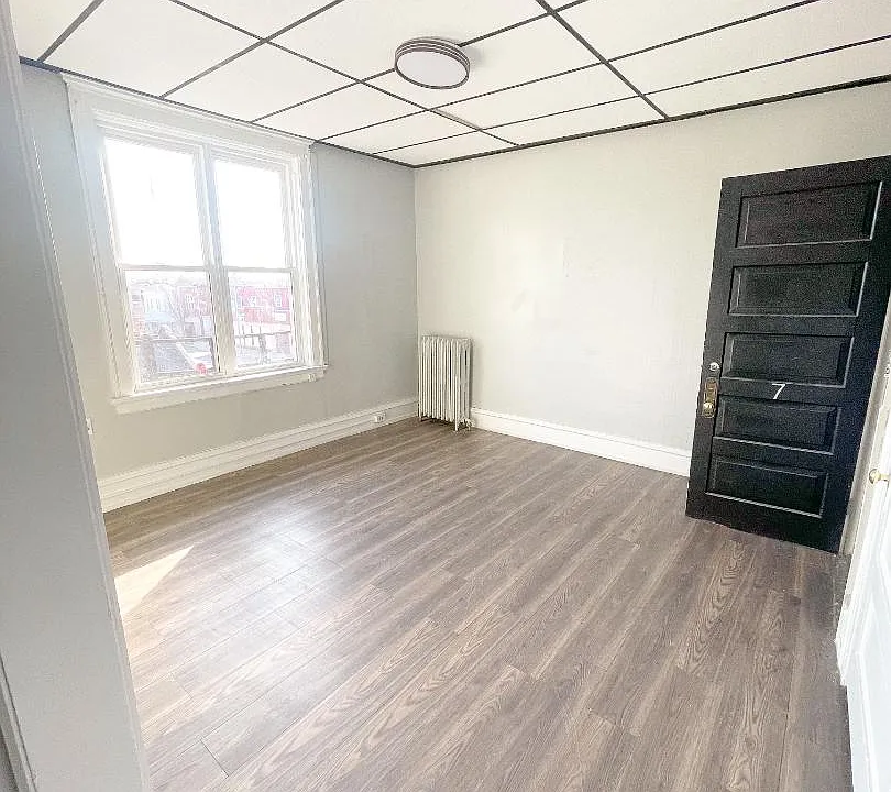 601 Main St #7
