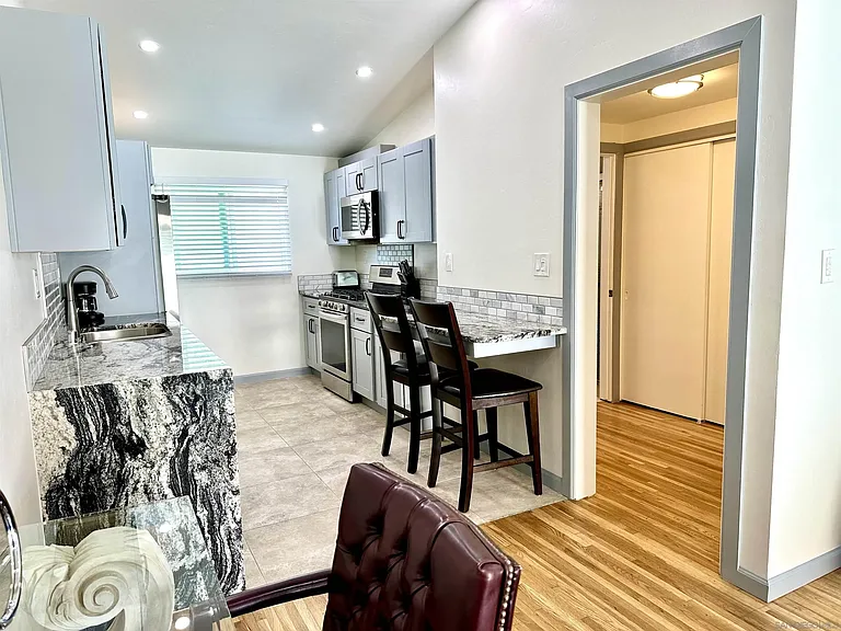 7672 La Jolla Blvd — Photo 7