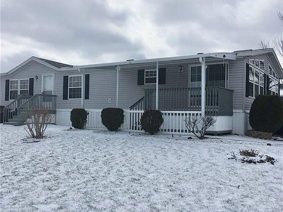 2nd image of 526 Rockview Dr