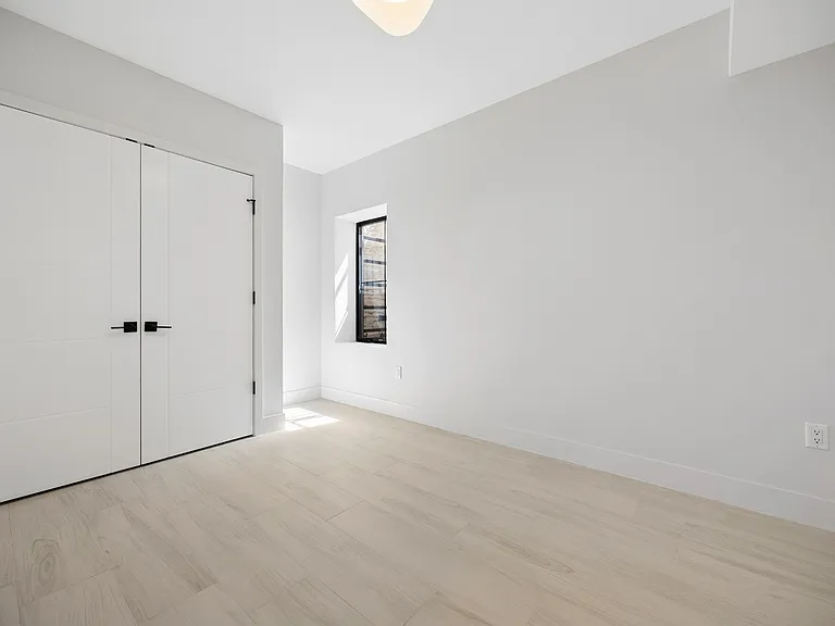 242 Hardenburgh Ave — Photo 47