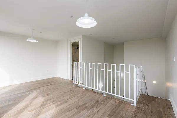 Rented by Nooklyn NYC LLC | media 18