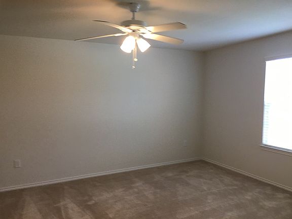 3rd image of 1713 Waggoner Dr