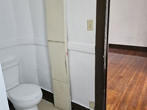4th image of 1424 W Palmer Ave