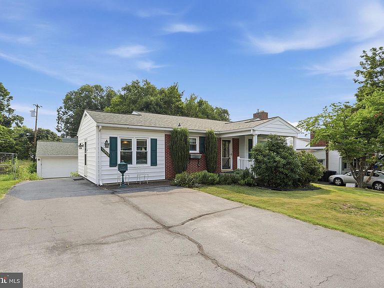 Listing photo 5