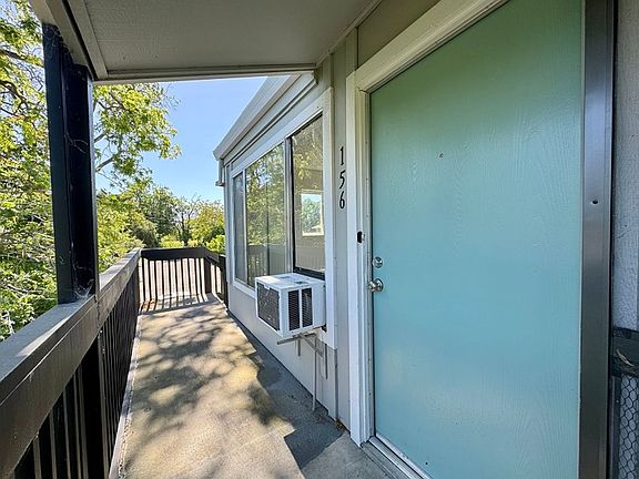 4th image of 102 Brown St #156