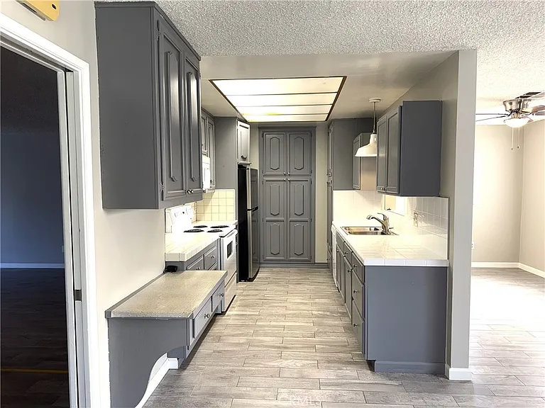 3901 Green Ave — Photo 16
