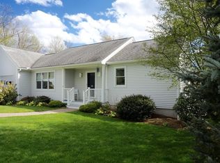19 High Meadow Rd, Hadley, MA 01035