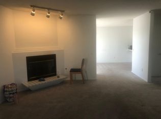 704 Regal Rd #C4, Encinitas, CA 92024