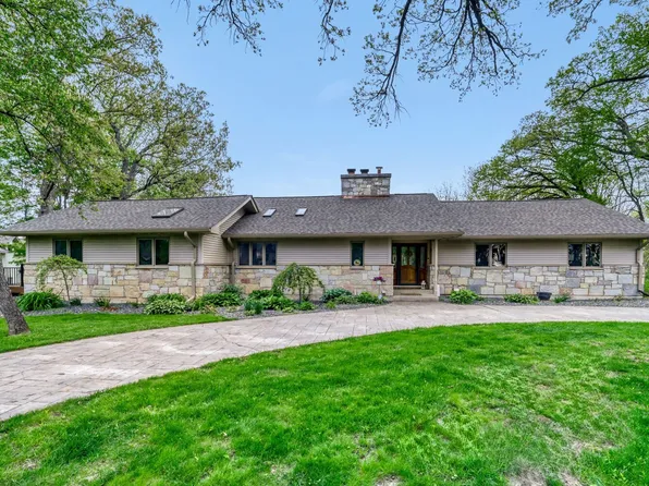 39W526 Lori Ln, Elgin, IL 60124